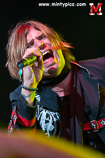Hinder